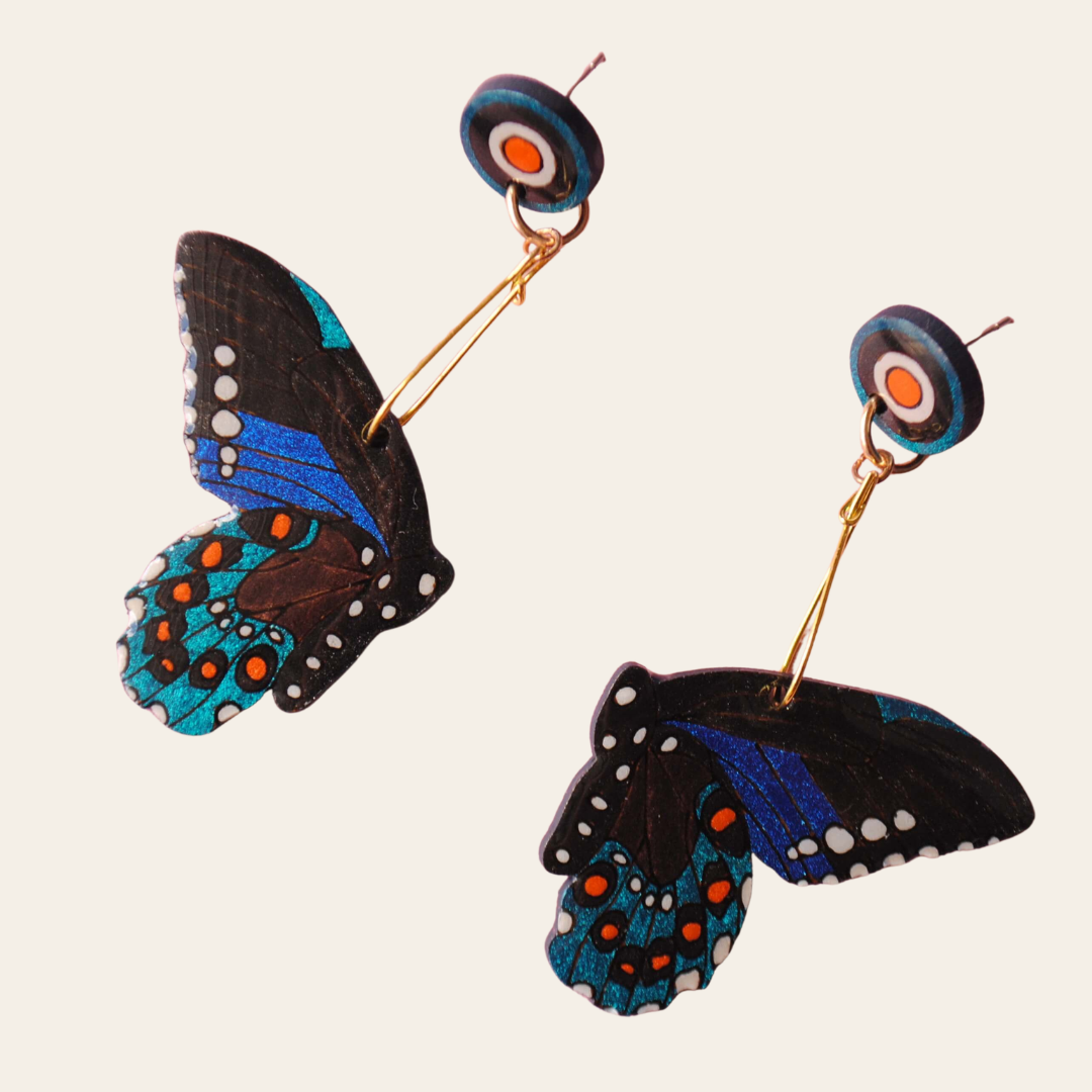 ARETES MARIPOSAS NEGRAS CON AZUL